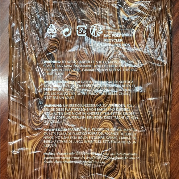 SZA x CROCS CLASSIC SLIDE - Picture 14 of 15